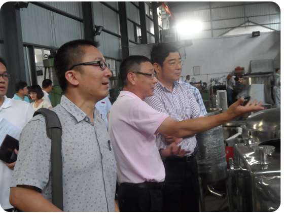 溫州經(jīng)濟技術(shù)開發(fā)區(qū)管委會領導來司調(diào)研考察(圖1) 溫州經(jīng)濟技術(shù)開發(fā)區(qū)管委會領導來司調(diào)研考察(圖1)